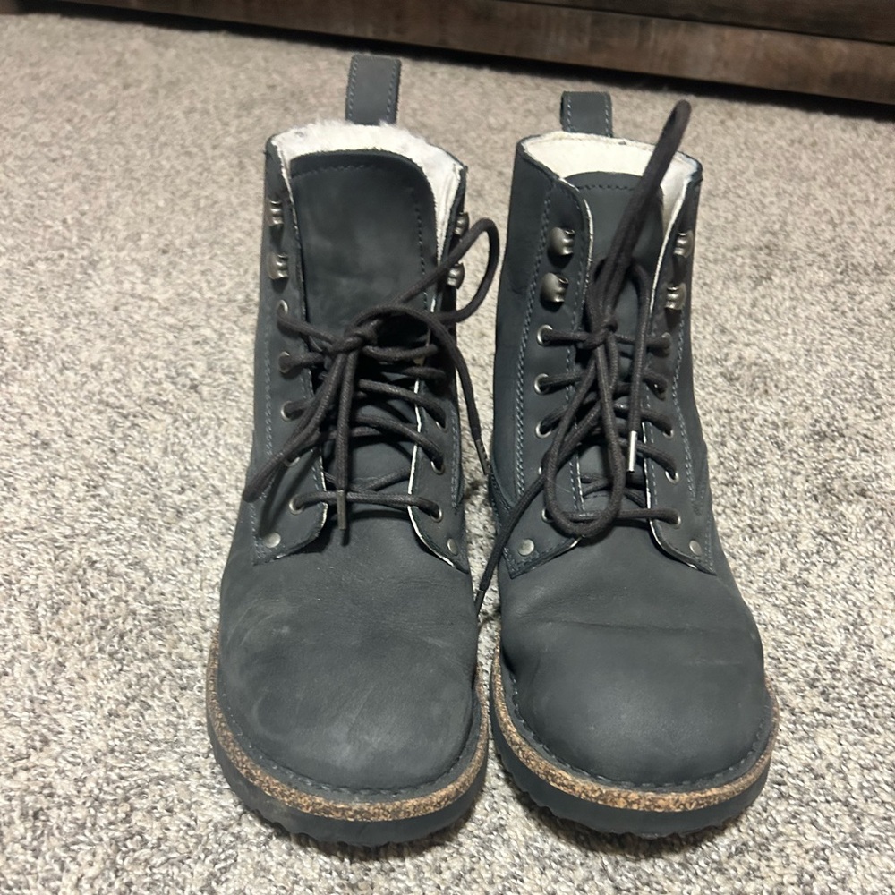 Women’s Shearling Suede Boots.
